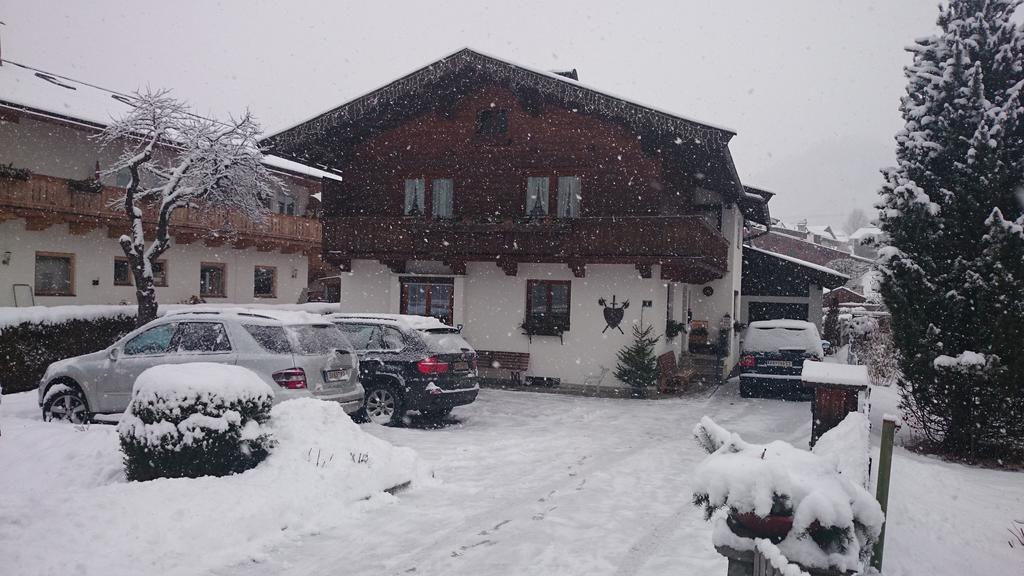 Haus Reason Appartement Aurach bei Kitzbuehel Kamer foto